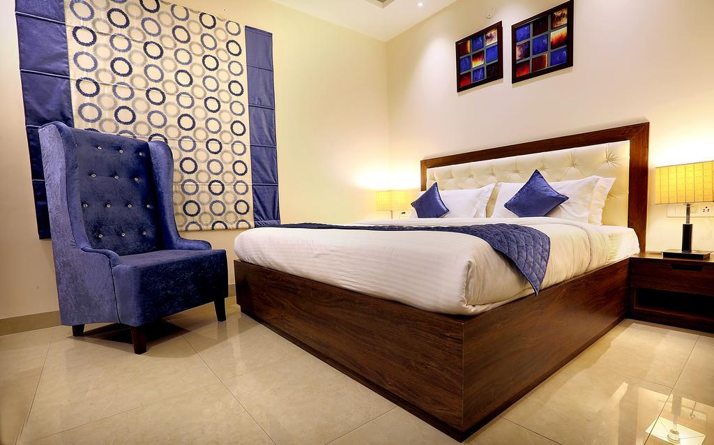 Hotel Rk Grande Ludhiana Quarto foto