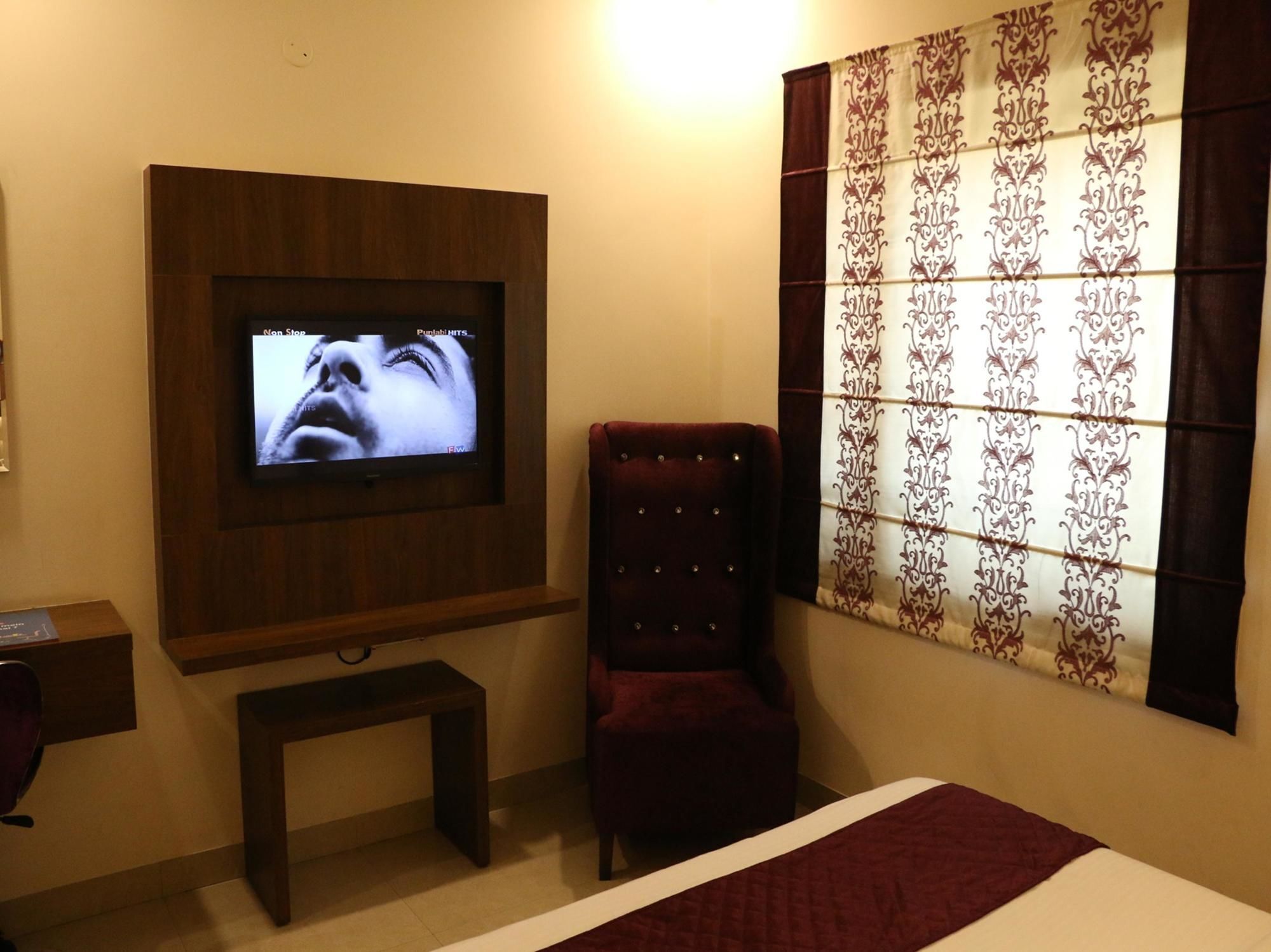 Hotel Rk Grande Ludhiana Exterior foto